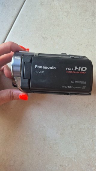 Videocámara Panasonic HC-V700 FullHD pack completo