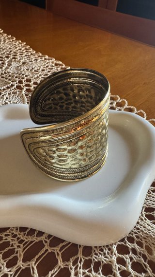 Bracciale donna rigido maxi oro martellato