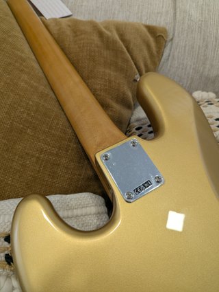 Fender Vintera '60s Jazz Bass Aztec Gold