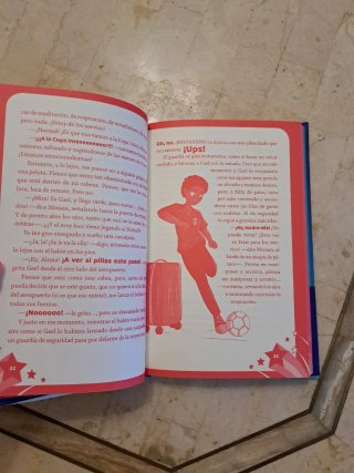 Alexia y las promesas del fútbol / Alexia and t...