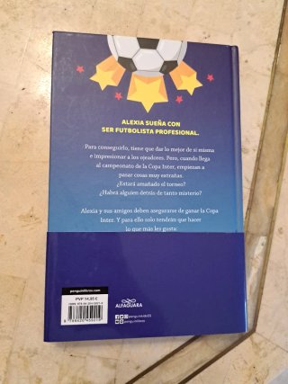 Alexia y las promesas del fútbol / Alexia and t...