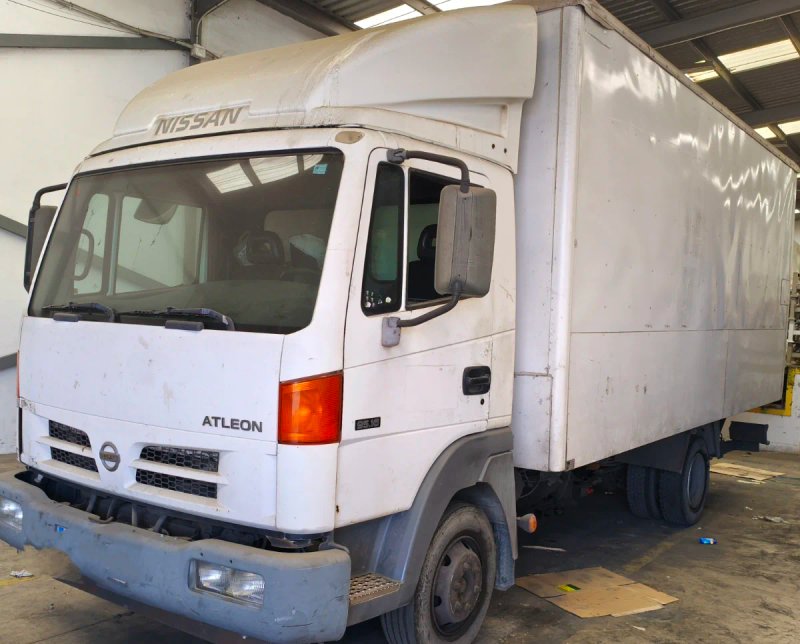 Nissan Atleon 2005 - foto 1