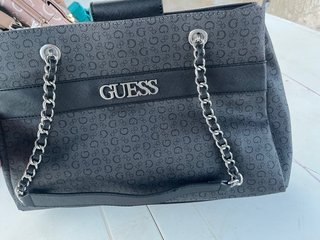 Bolso Guess Negro y Gris