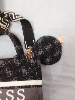 Bolso Guess Negro y Gris con Monedero