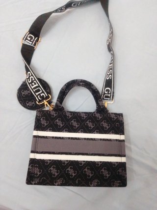 Bolso Guess Negro y Gris con Monedero