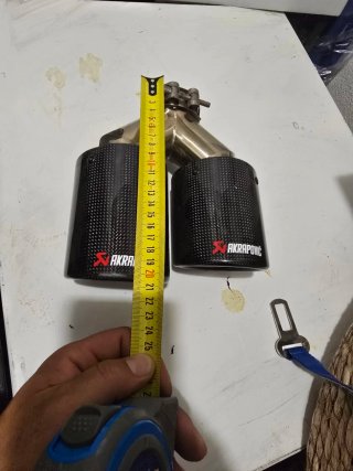 Cola de escape Akrapovic doble carbono
