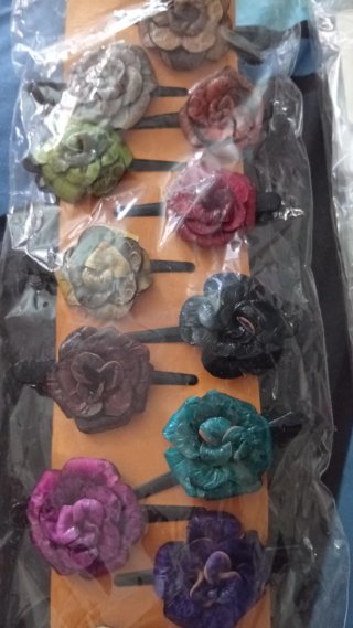 Anillos de perlas negros y rosas ajustables