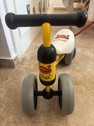 Triciclo B. Duck Amarillo Bebé.