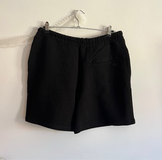 Pantalón negro relieve L