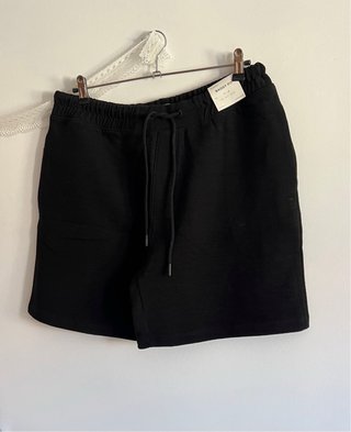 Pantalón negro relieve L