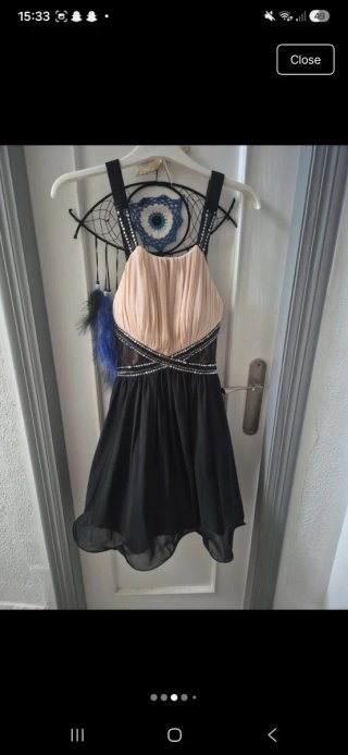 Vestido Little Mistress corto beige y negro
