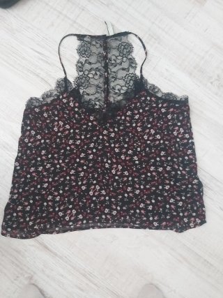 Lencera Stradivarius floral encaje negro talla L