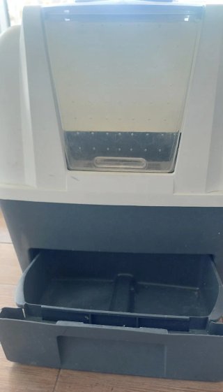 Arenero para gatos. Marca Catit.