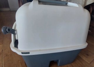 Arenero para gatos. Marca Catit.