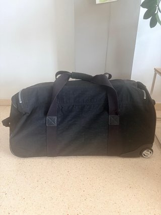 Maleta de viaje Kipling negra con ruedas