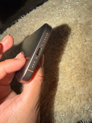 iPhone 16 Pro - cobrizo