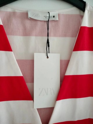 Vestido Zara Rayas Rojas y Blancas.  L