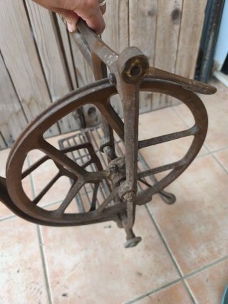 Pedal y estructura Singer máquina de coser