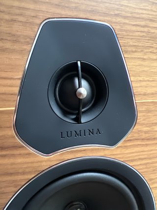 Sonus Faber Lumina III Walnut con Gaiia III