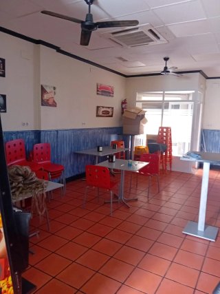 Local comercial con licencia de bar