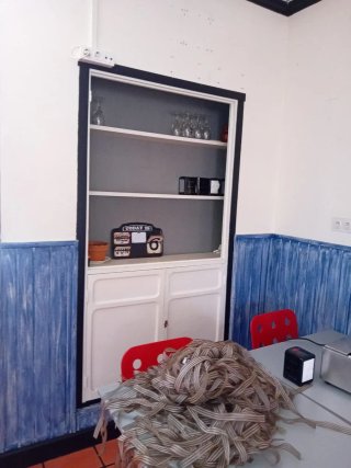 Local comercial con licencia de bar