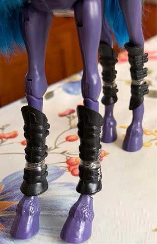 Bambola Monster High Avea Trotter .