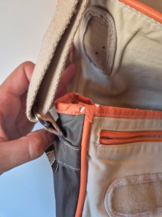Bandolera Nike Beige y Naranja