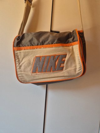 Bandolera Nike Beige y Naranja