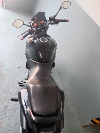 Suzuki GSR600 año 2009 +equipación