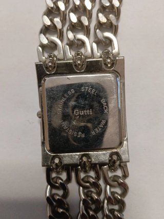 Reloj Gutti