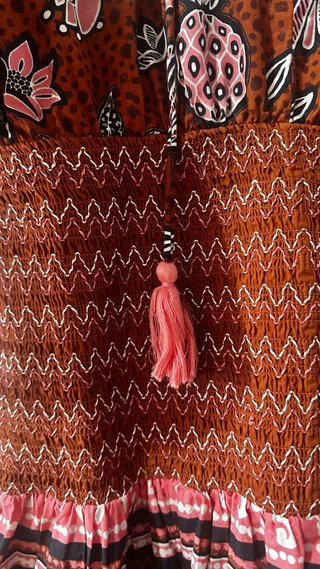 Vestido estampado marrón y rosa