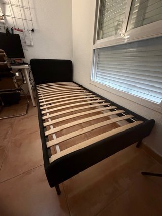 Cama tapizada SLATTUM Ikea gris