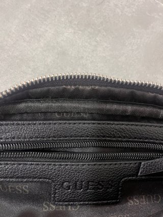 Bolso Guess Negro Piel Sintética