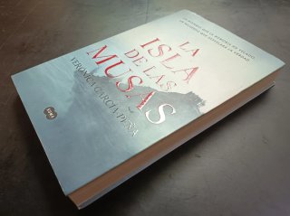 Libro "La isla de las musas" – Verónica García