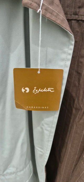 Gabardina reversible gris y marrón
