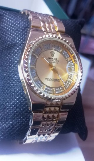 Reloj Oysterquartz Day-Date Dorado.