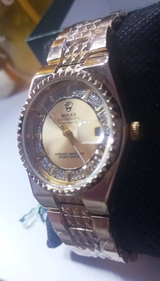 Reloj Oysterquartz Day-Date Dorado.