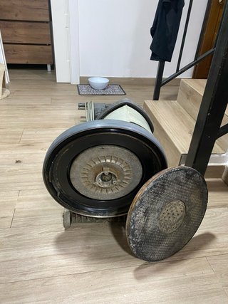 Se vende abrillantadora  nilfisk 421 a