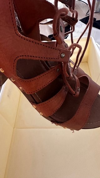 Sandalias romanas tacón madera