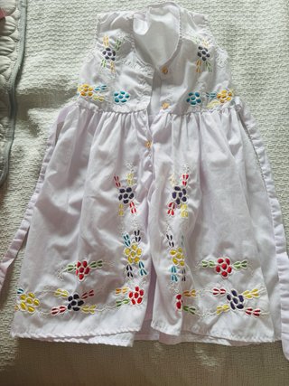 Lote vestidos niña bordados T7-9