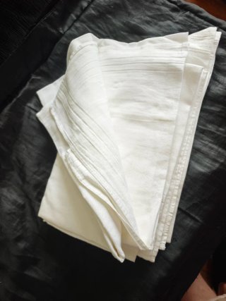 Manteles de tela blancos