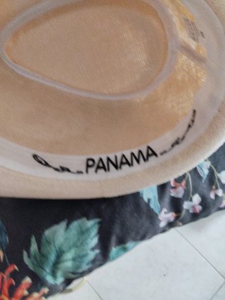 Sombrero de paja beige con cinta marrón