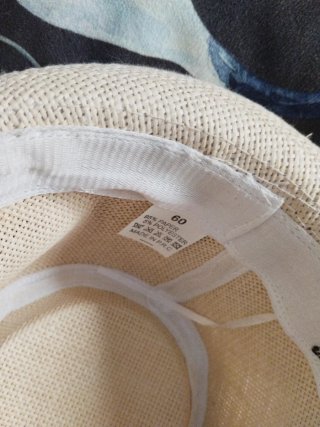 Sombrero de paja beige con cinta marrón