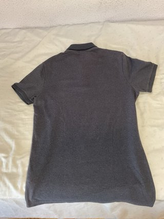 Polo azul oscuro Hollister.