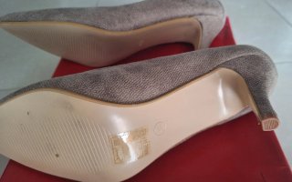 Zapatos marrones de tacón bajo