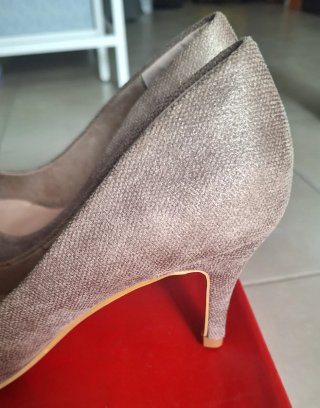 Zapatos marrones de tacón bajo