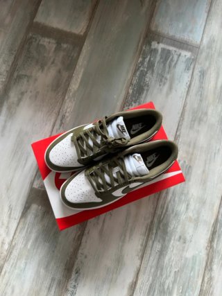 Nike Dunk Low Verde Oliva Talla 37.5
