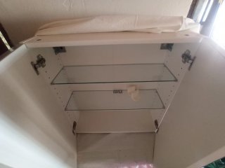 Armario auxiliar con espejo para el baño