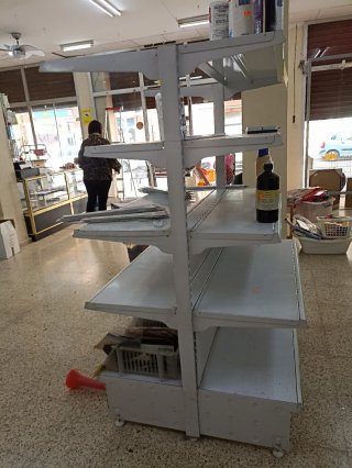 Estantería góndola metálica