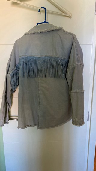 Chaqueta vaquera Zara flecos Talla M